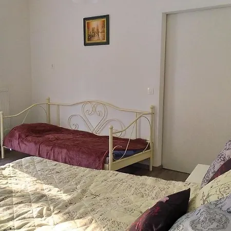 Siraly Apartment
