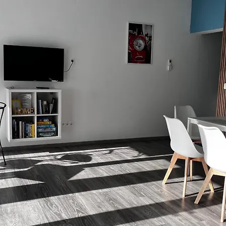 Siraly Apartment *